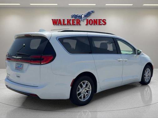 2022 Chrysler Pacifica Touring-L