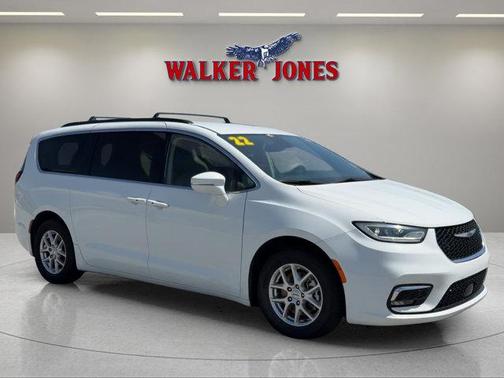 2022 Chrysler Pacifica Touring-L