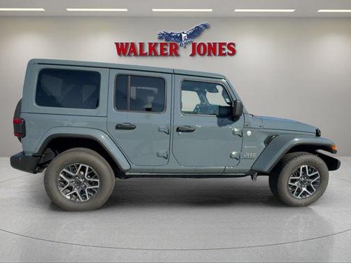 Anvil Clearcoat 2024 Jeep Wrangler Sahara