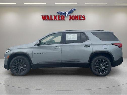 Sterling Gray Metallic 2023 Chevrolet Traverse RS