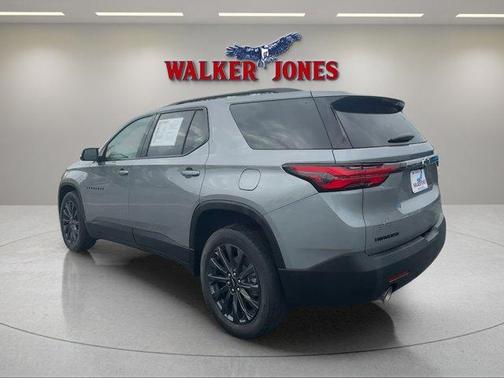 Sterling Gray Metallic 2023 Chevrolet Traverse RS
