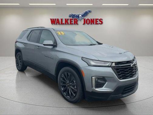 Sterling Gray Metallic 2023 Chevrolet Traverse RS