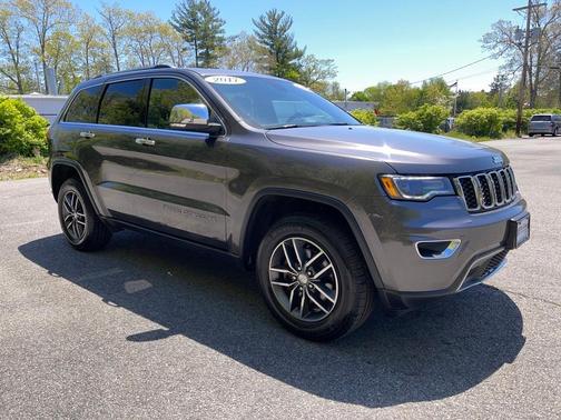 Photo 3 of 37 of 2017 Jeep Grand Cherokee Limited