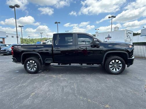 2022 Chevrolet Silverado 2500 Custom