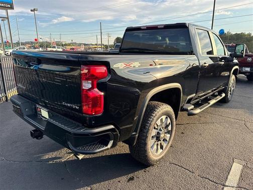 2026 Chevrolet Silverado 2500 Custom