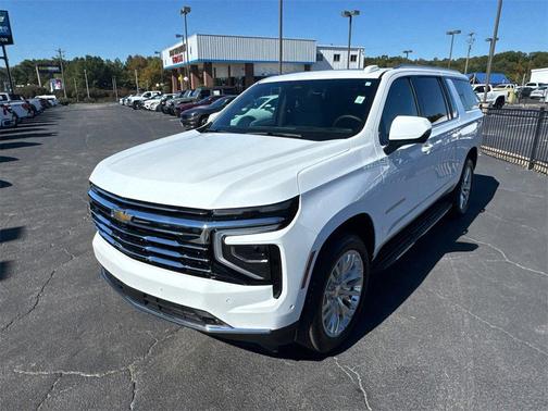 2025 Chevrolet Suburban LT