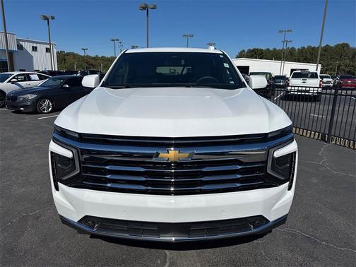 2025 Chevrolet Suburban LT