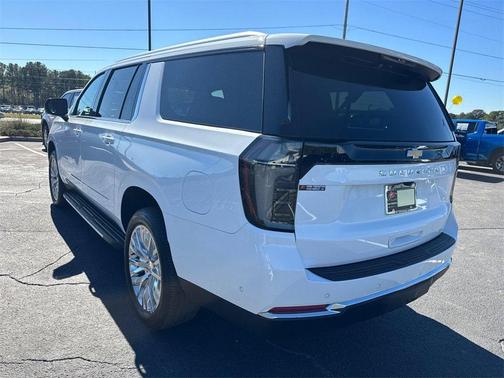 2025 Chevrolet Suburban LT