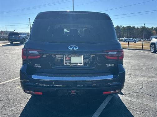 2021 INFINITI QX80 Luxe