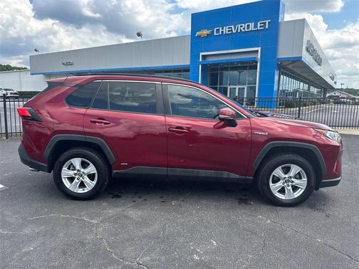 2020 Toyota RAV4 Hybrid XLE