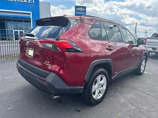 2020 Toyota RAV4 Hybrid XLE