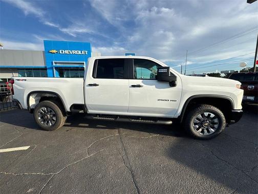 2026 Chevrolet Silverado 2500 Custom