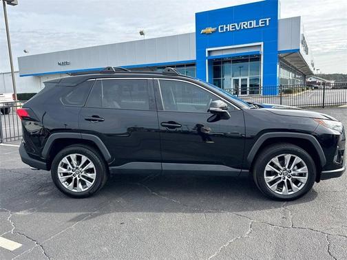 2022 Toyota RAV4 XLE Premium