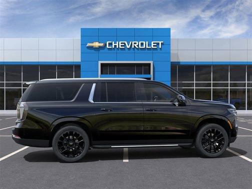 2025 Chevrolet Suburban LT