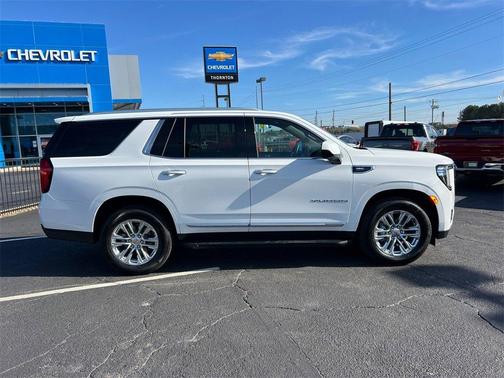 2023 GMC Yukon SLT