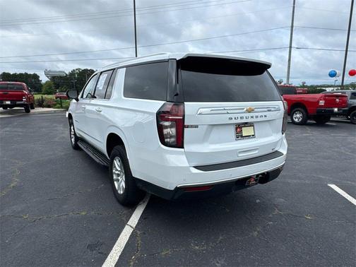 2023 Chevrolet Suburban LT