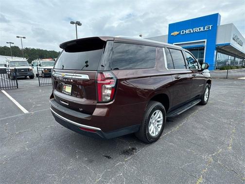 2023 Chevrolet Suburban LT