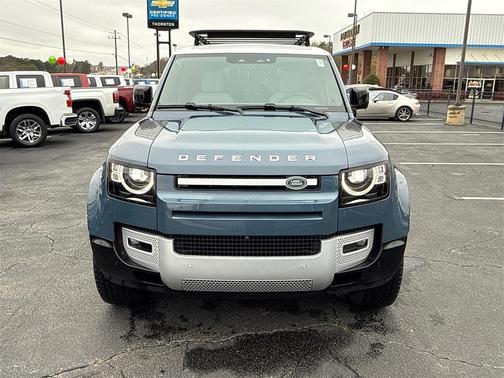 2025 Land Rover Defender P300