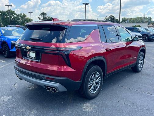 2025 Chevrolet Traverse LT