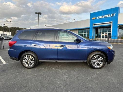 2020 Nissan Pathfinder S