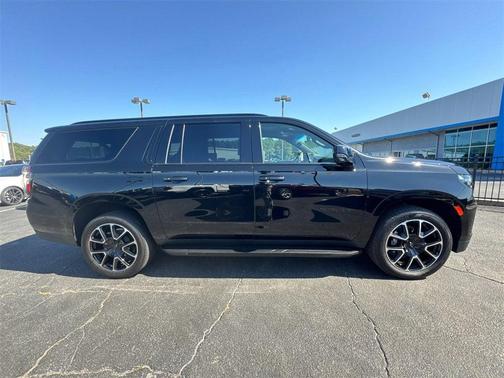 2023 Chevrolet Suburban RST