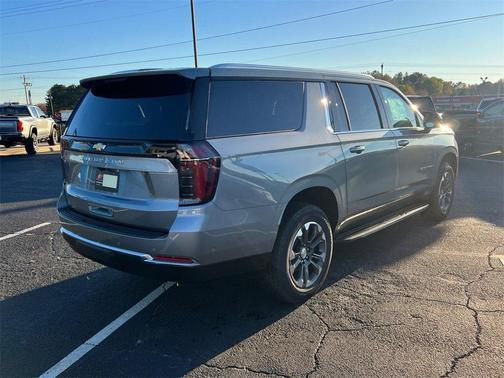 2026 Chevrolet Suburban LS