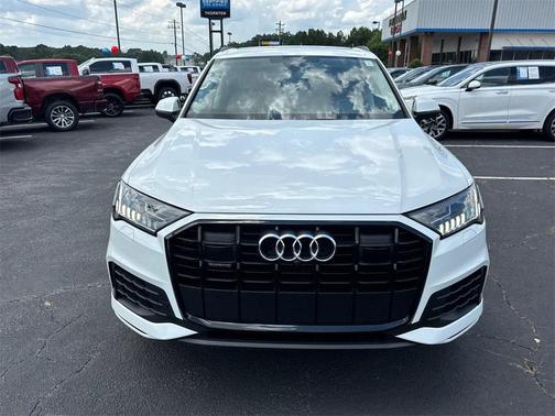 2023 Audi Q7 45 Premium Plus