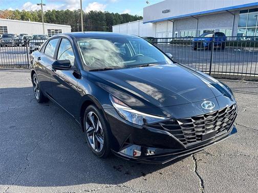 2023 Hyundai ELANTRA SEL