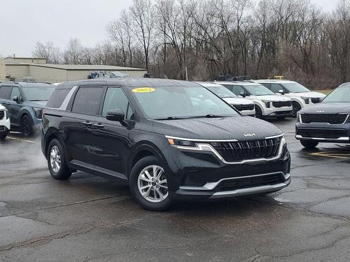 2024 Kia Carnival LX