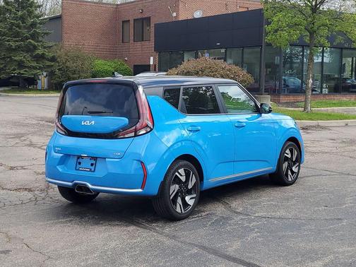 Surf Blue w/Black Roof 2024 Kia Soul GT-Line