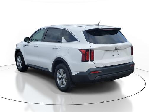Glacial White Pearl 2023 Kia Sorento LX