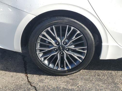 Snow White Pearl 2023 Kia Forte GT-Line