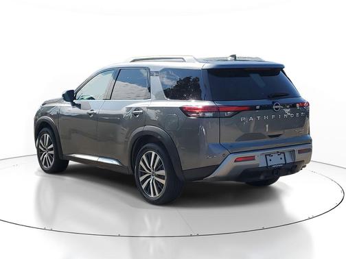 2022 Nissan Pathfinder Platinum 4WD