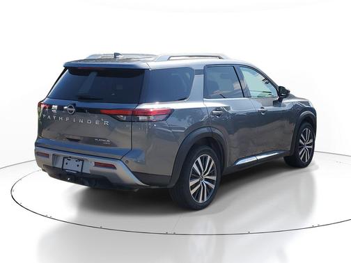 2022 Nissan Pathfinder Platinum 4WD