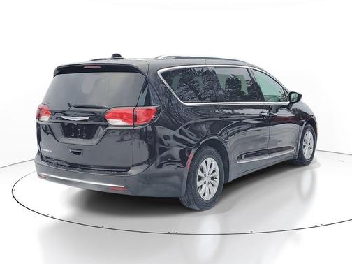 2018 Chrysler Pacifica Touring-L
