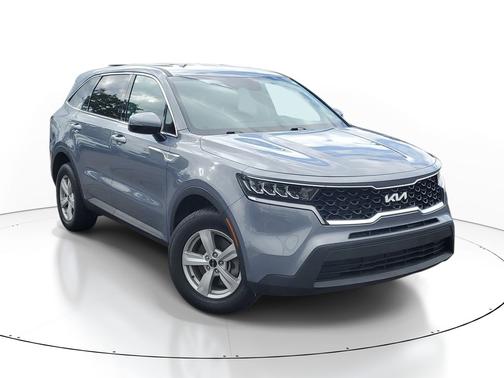Everlasting Silver 2023 Kia Sorento LX