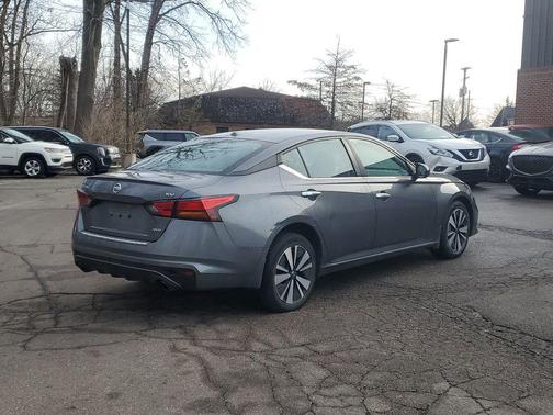 2022 Nissan Altima 2.5 SV