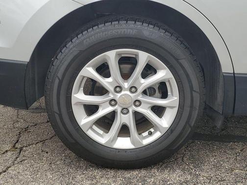 Silver Ice Metallic 2020 Chevrolet Equinox LS