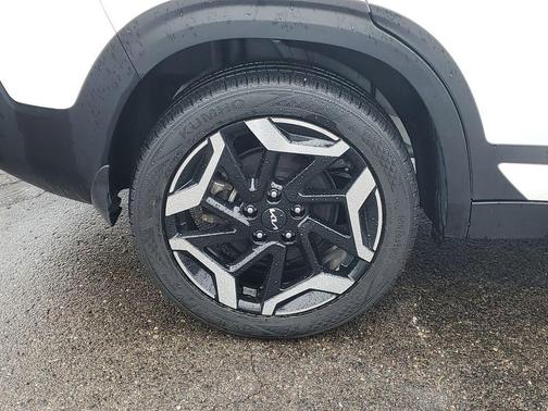 Snow White Pearl 2024 Kia Seltos SX Turbo