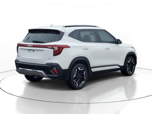 Snow White Pearl 2024 Kia Seltos SX Turbo