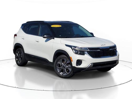 Clear White/Black Roof 2024 Kia Seltos S