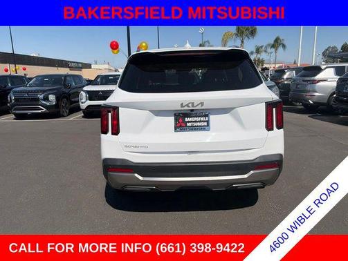 Glacial White Pearl 2024 Kia Sorento S