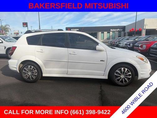 Frosty (White) 2007 Pontiac Vibe Base