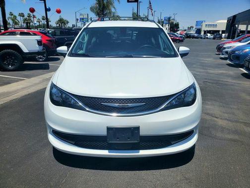 2021 Chrysler Voyager LXI