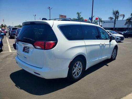 2021 Chrysler Voyager LXI
