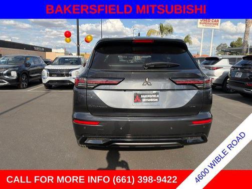 Graphite Gray 2026 Mitsubishi Outlander LE 2.5 2WD