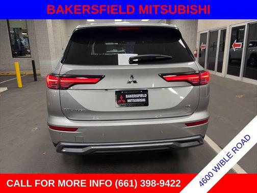 Silver Alloy 2026 Mitsubishi Outlander SE 2.5 2WD