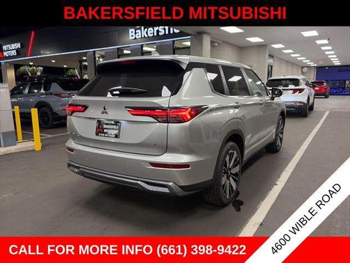 Silver Alloy 2026 Mitsubishi Outlander SE