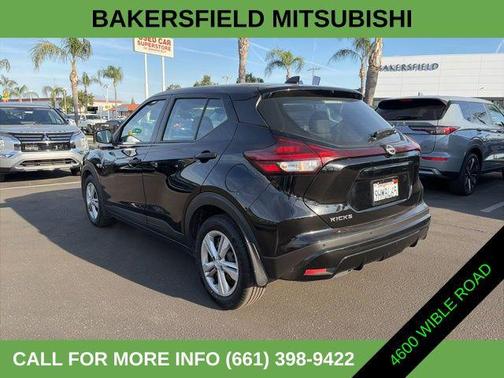 Super Black 2023 Nissan Kicks S