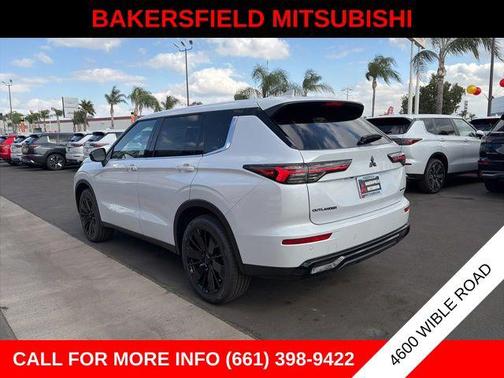 Diamond White 2026 Mitsubishi Outlander LE S-AWC